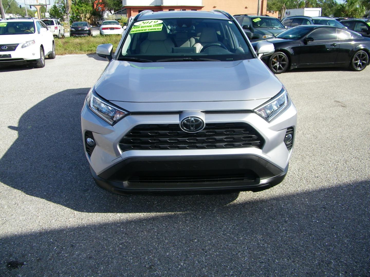 2019 Silver /Tan Toyota RAV4 XLE (JTMW1RFV2KD) with an 2.5L L4 DOHC 16V engine, 8A transmission, located at 4000 Bee Ridge Road, Sarasota, FL, 34233, (941) 926-0300, 27.298664, -82.489151 - Photo#1